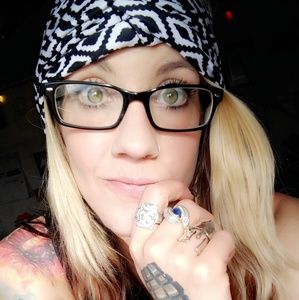 Meet your Posher, Dawn